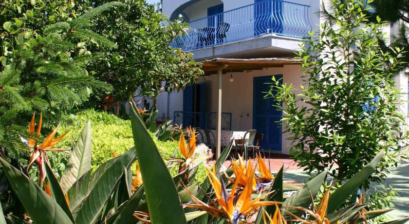 Marinu Aparthotel 3*