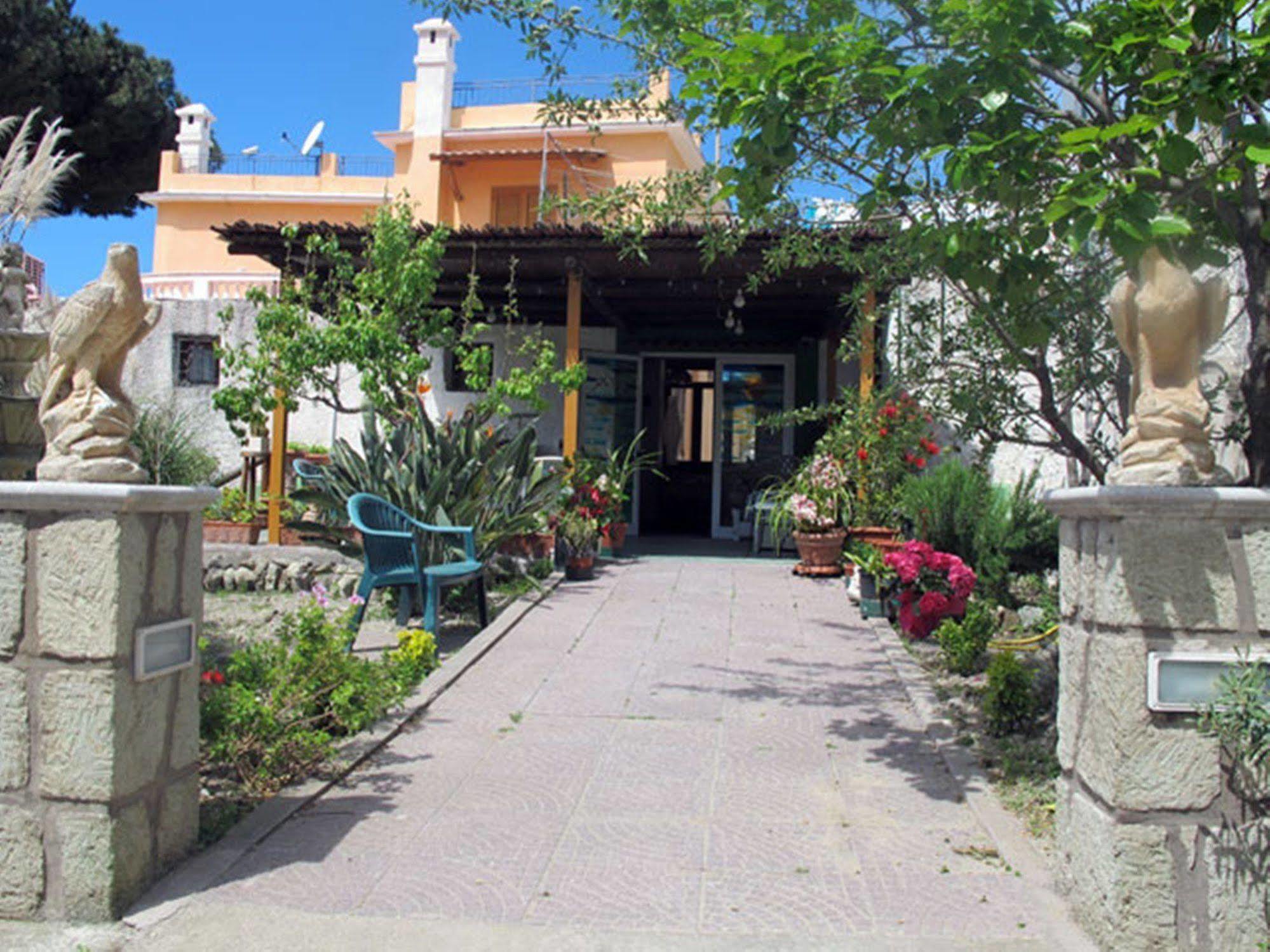 Marinu Aparthotel Forio (Isola d'Ischia)